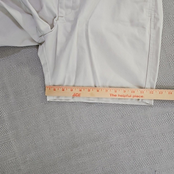 Roundtree Yorke Shorts Size 40 Travel Smart 100% Cotton Khaki Flat Front EZ Care - Picture 7 of 11